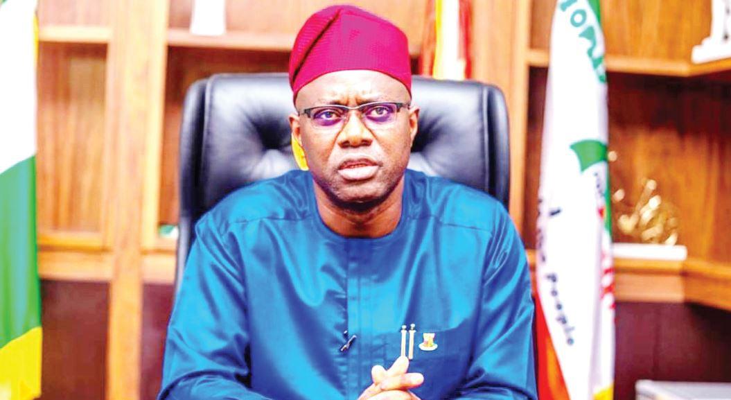 PETROL TANKER CRUSHES SIX TO DEATH IN IBADAN